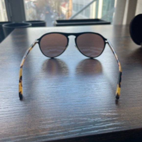 Tom Ford Aviator Style Sunglasses - Picture 6 of 6